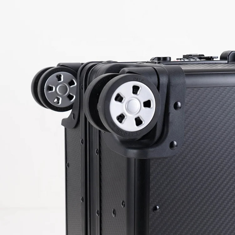 Carbon X 2.0: Carbon Fiber Suitcase Limited Edition Noir