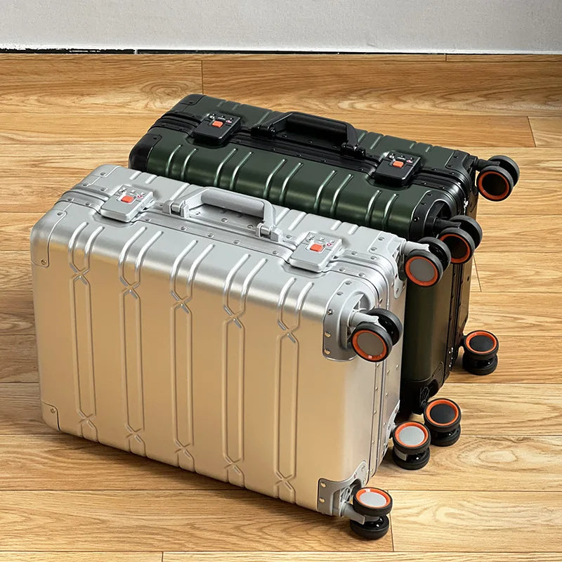The Explorer Aluminum Suitcase Black