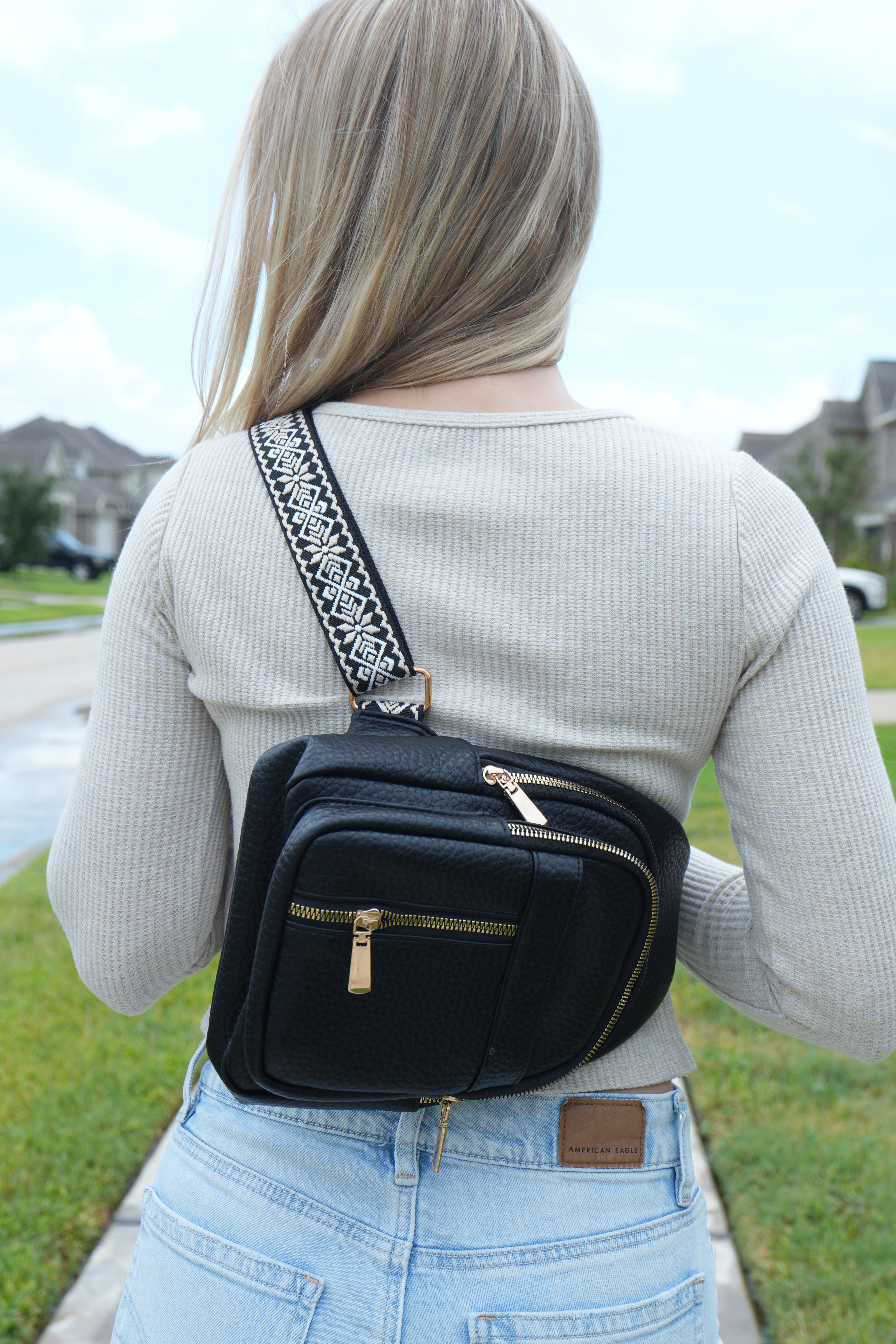 Wren Sling Crossbody Bag